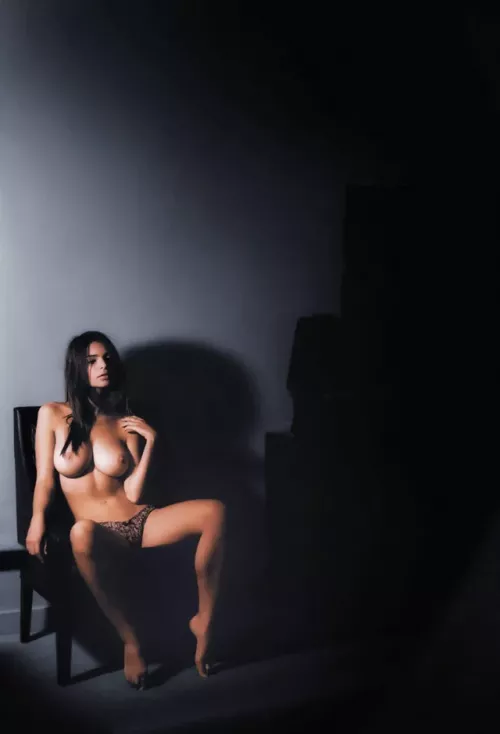 Emily Ratajkowski by Grandvilleq