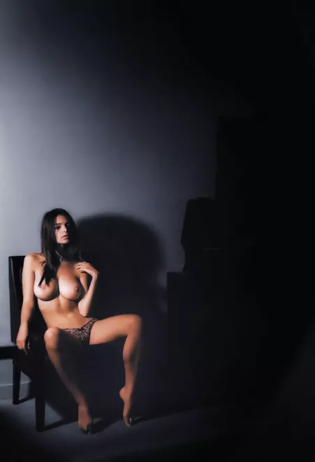 Emily Ratajkowski by confusedvagabond