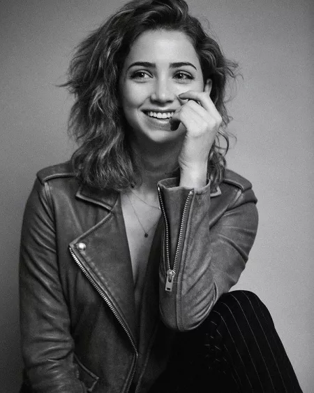 Emily Rudd - The quintessential pretty girl by Clarity_Control21