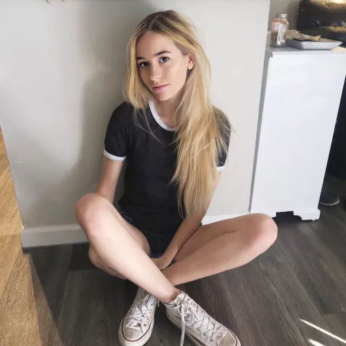 Emjanee by AggravatingPanda928