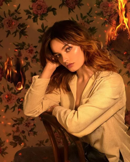 Emma Mackey by damianoaks14