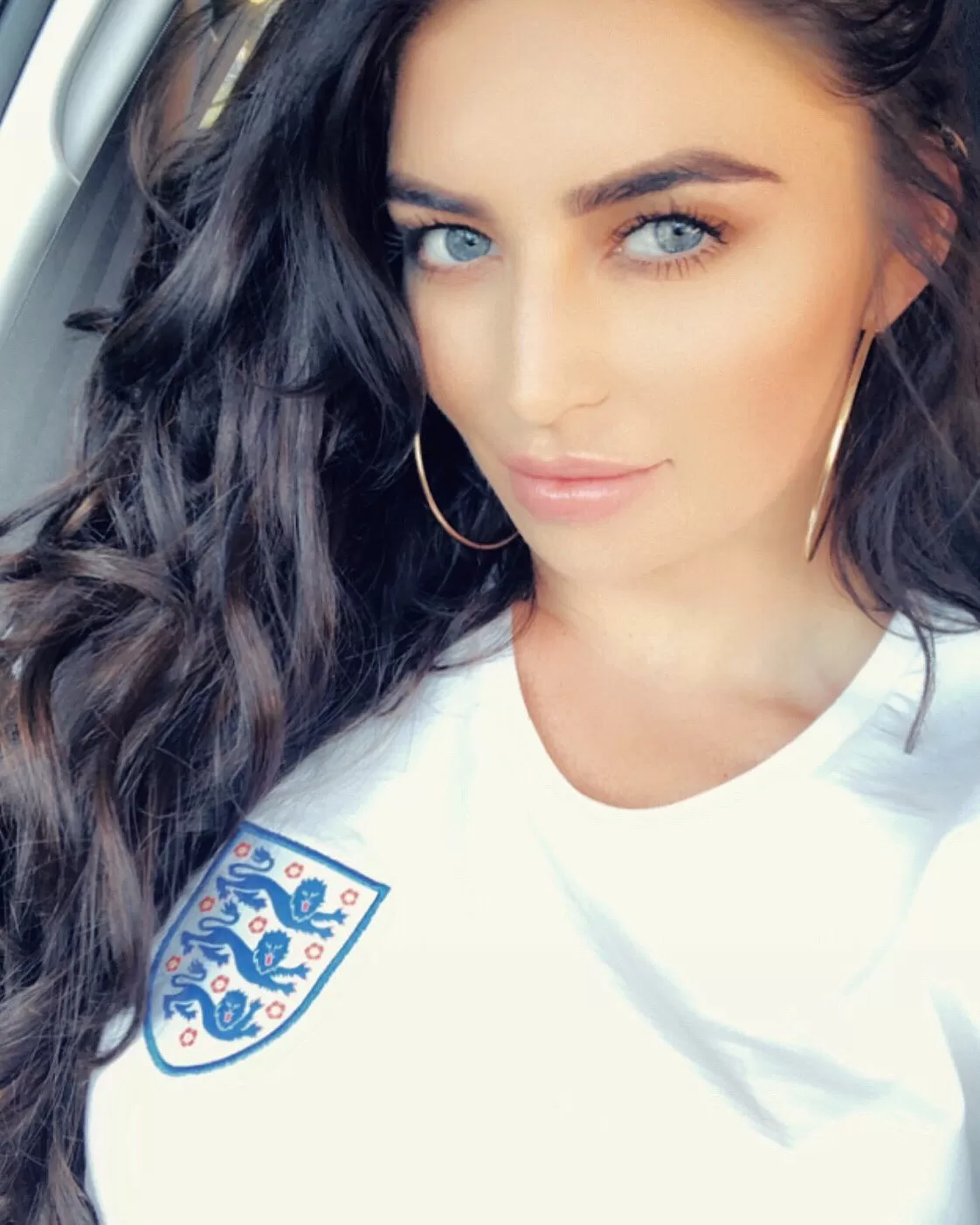 English selfie posted by NSFWNQT