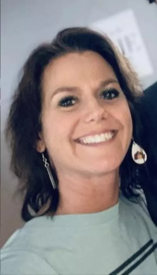 Enjoy a cucks pretty mommy. Always waiting for a load on her face. by EmergencyVisit8189