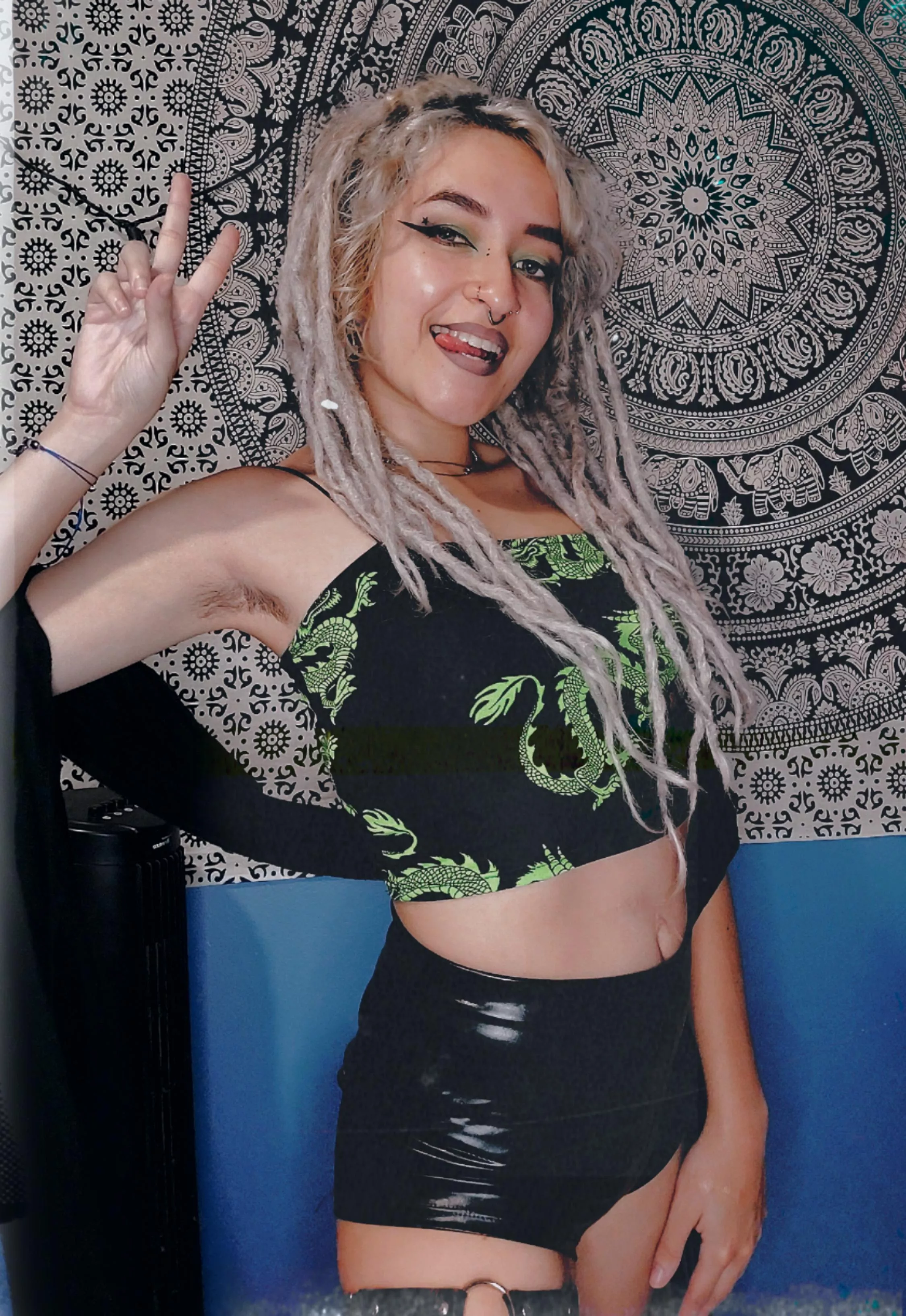 Enjoy babes 😘 posted by deathofvenusx