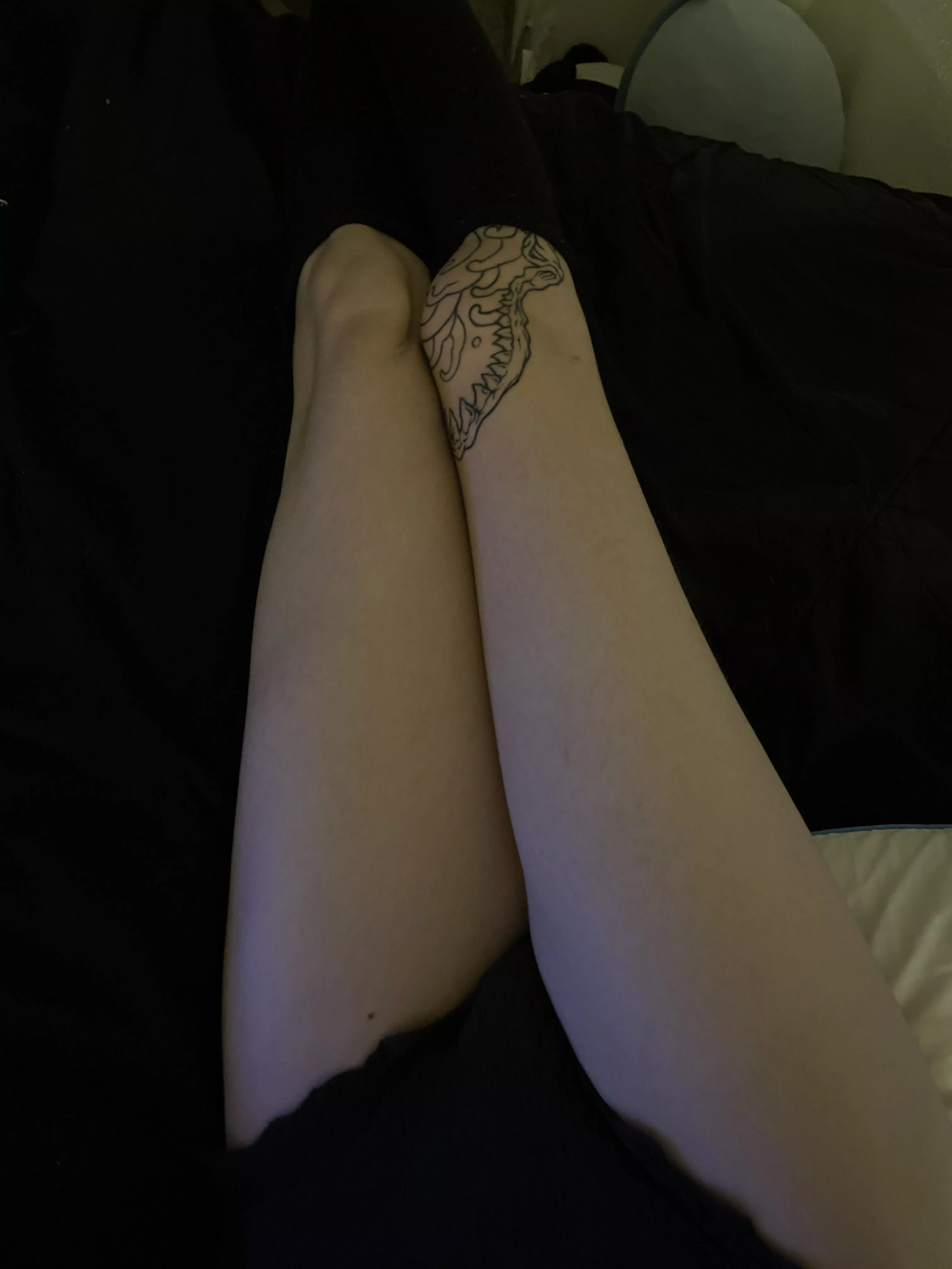 Enjoy my nice long legs💙 posted by ERASEDWeeaboo