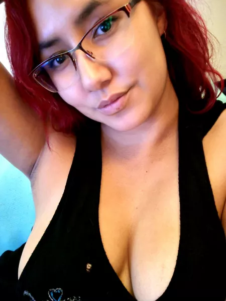 Enjoy my stubble? :) by LillyFox203