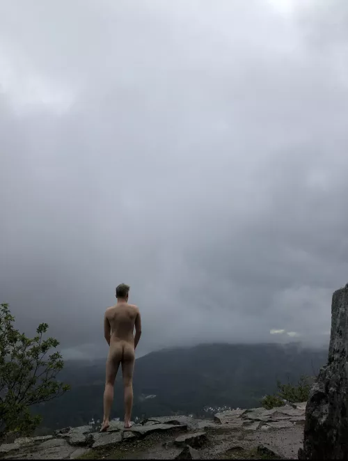 Enjoy the hike by russenmail