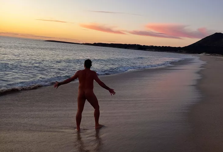 Enjoy the last sun rays by nakedbodyworld