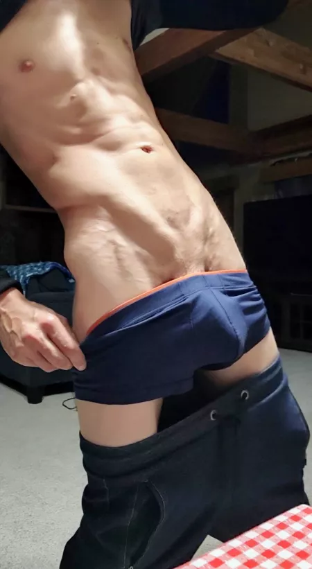 Enjoy the snack 😋🤤😳🐱 by Ean211