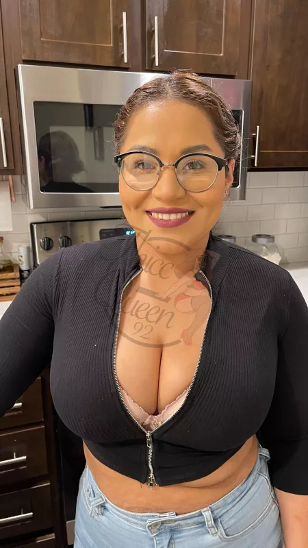 Enjoy the view by ThiCkQueEN92