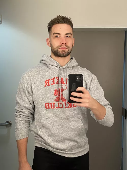 Enjoying my new sweatshirt by tj_harriss