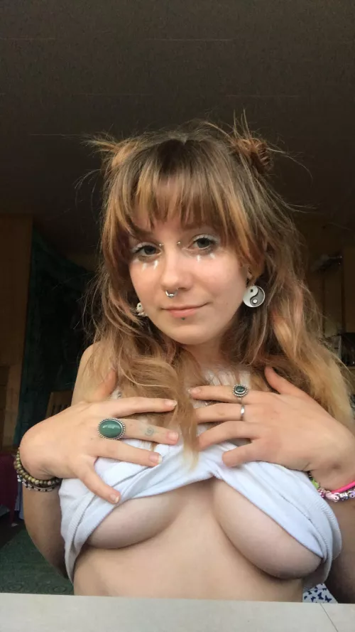 🌸🌼🦚enjoying the cloudy weather by angeryfairy