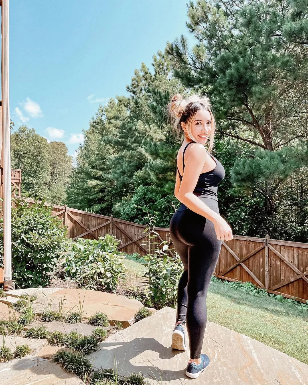 Enjoying the sunny day 🌞 posted by Yoko_t