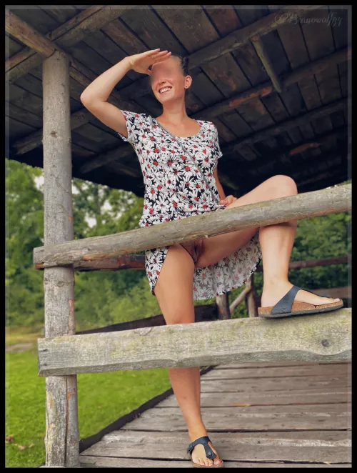 Enjoying the view… by bennowolf84