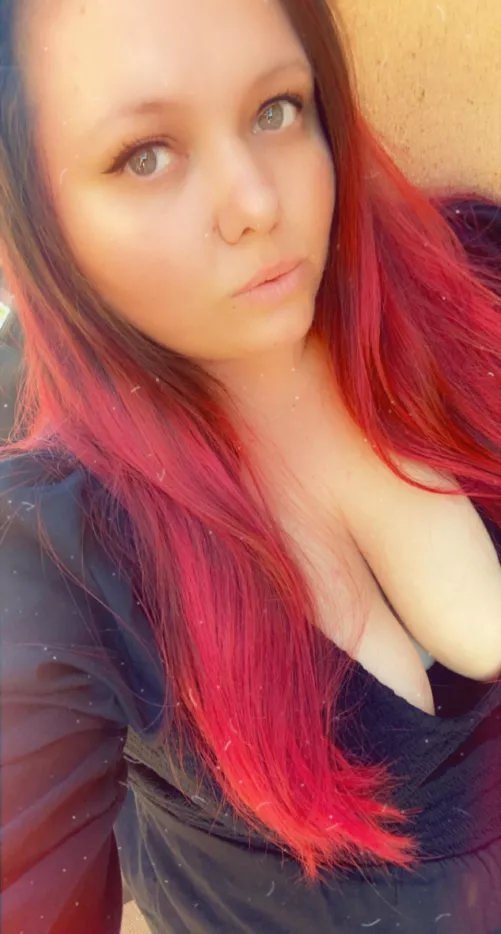 Enjoying the weather on this Monday afternoon. Tell me all about how your mondays going. by ash_mama_1985