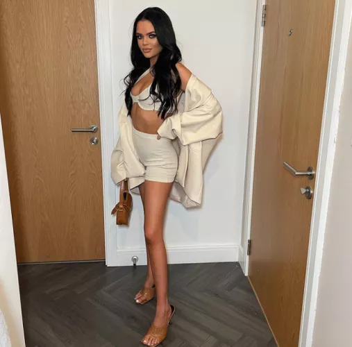 Enjoys showing some skin by Johnmarsten95