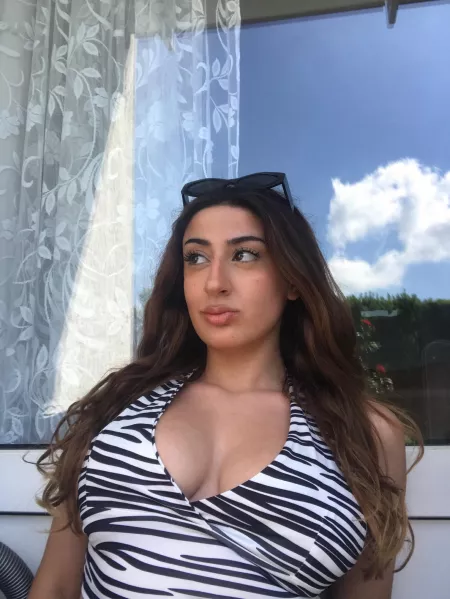 Enough to make you look twice 😌 by International_Wash73