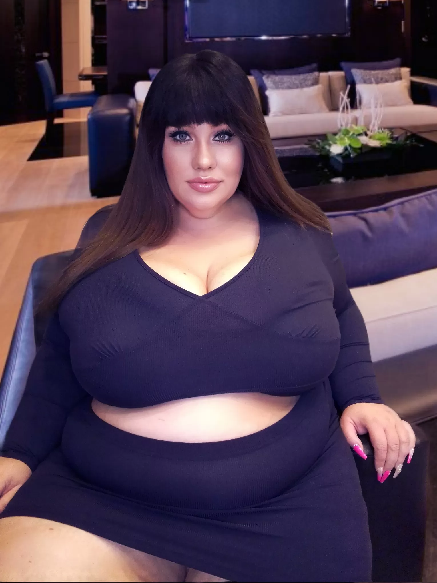 Enter my curves posted by bigbigbigboobs