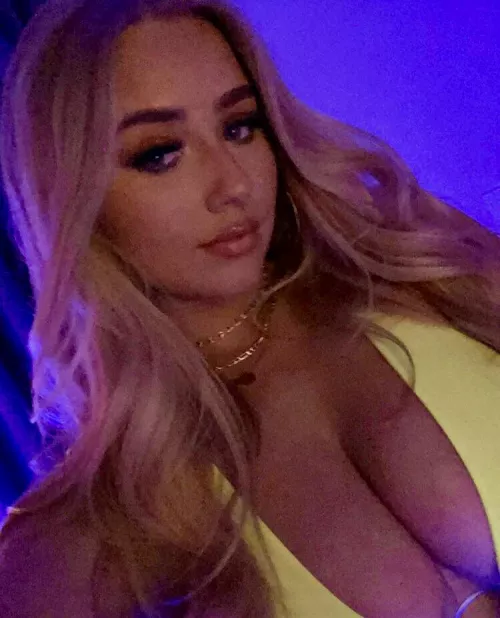 Epic cleavage by Secret-Sympathy-3907