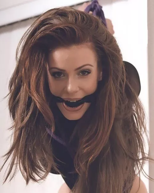 Eve Ellis by happyholland