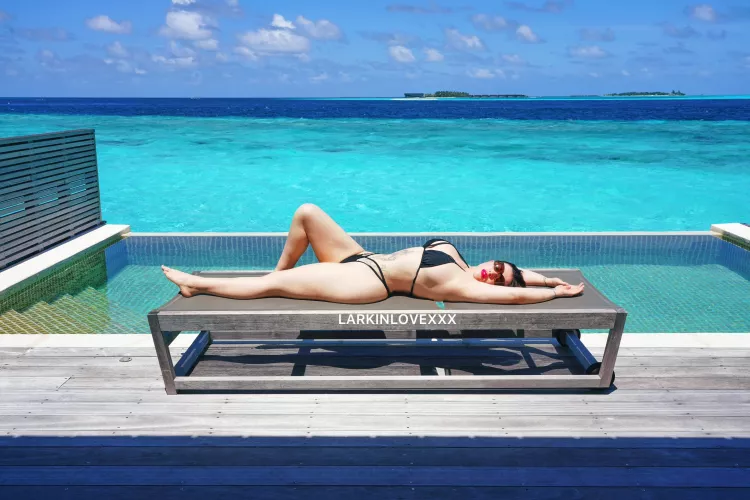 Even goths gotta get a little Vitamin D 😉 [OC] by larkinlovexxx