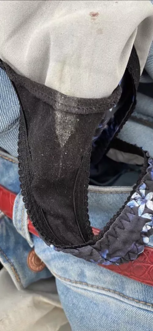 Even her jeans smell of pussy ❤️ by pirateship-1