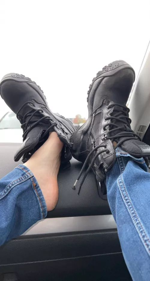 Even on my day off.. by SamanthaGeorge89