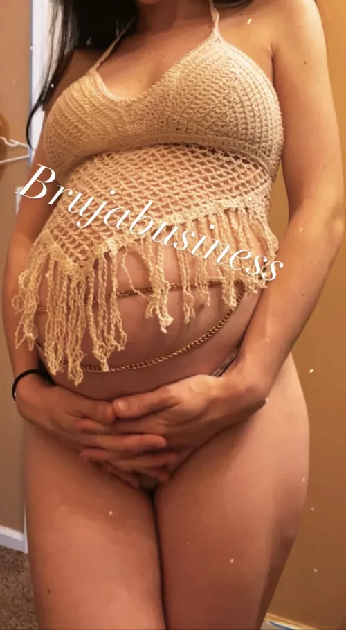 Even tho my husband doesn’t like me this big, I’m glad y’all do🥺 by brujaBusiness