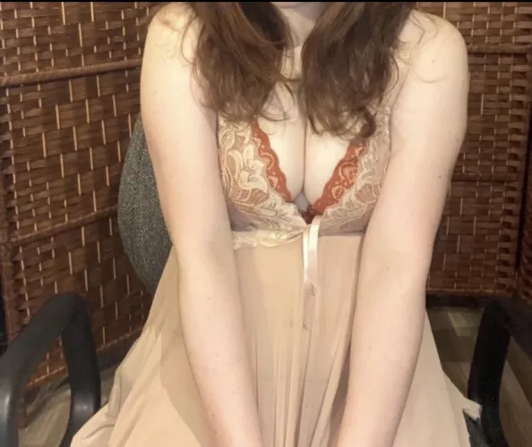 Even though I’m a married mom, I love to cum with others ;) (34,f) by LibrarianMomXO