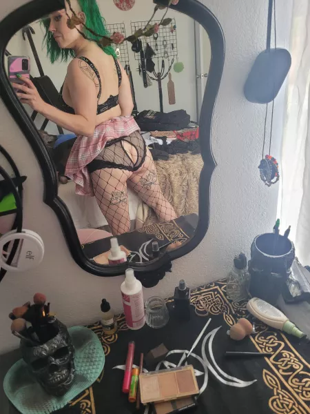 Even when I'm pastel... I'm still goth 🍑💚 by DanaDesmona