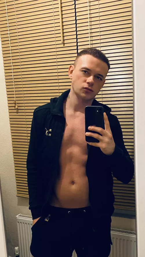 Evening all ✌️ by AntLee8986