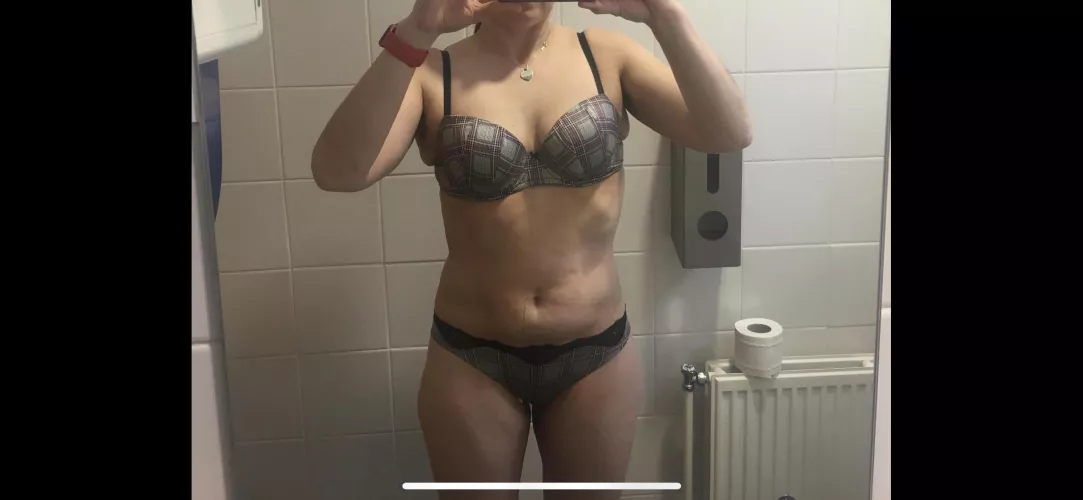 Evening girls, I love this sub Reddit x by Wifeywatching