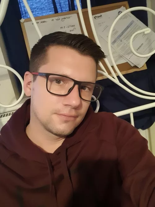 Evening selfie 🤳 😘 by No-Opportunity9542