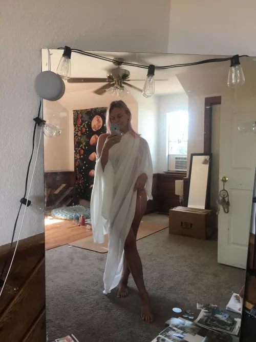 Ever get that sheet goddess feel? by _Anonymushroom_