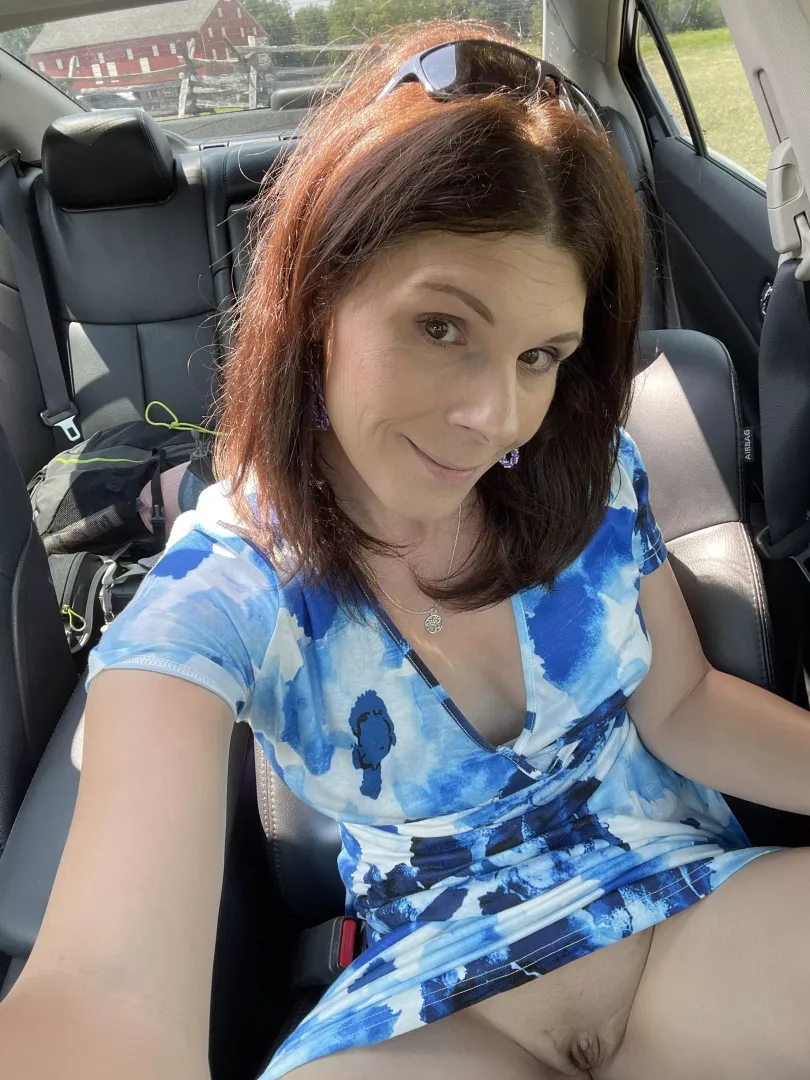 Every day without panties is a great day (39F) posted by AutumnGoddess81