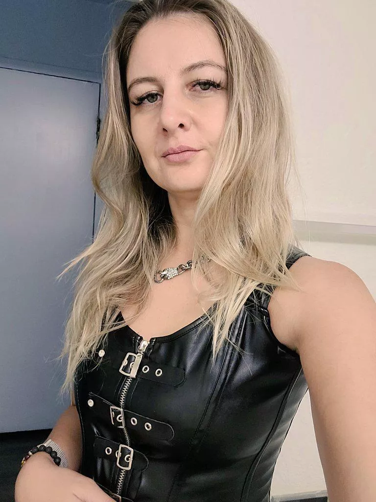 Every man should have a domme in his life 👠👠 posted by MistressLauraFL