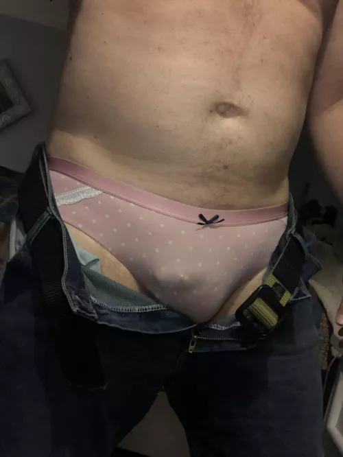 Everyone looks pretty in pink. Chasing those Monday blues away. by Money-Mushroom