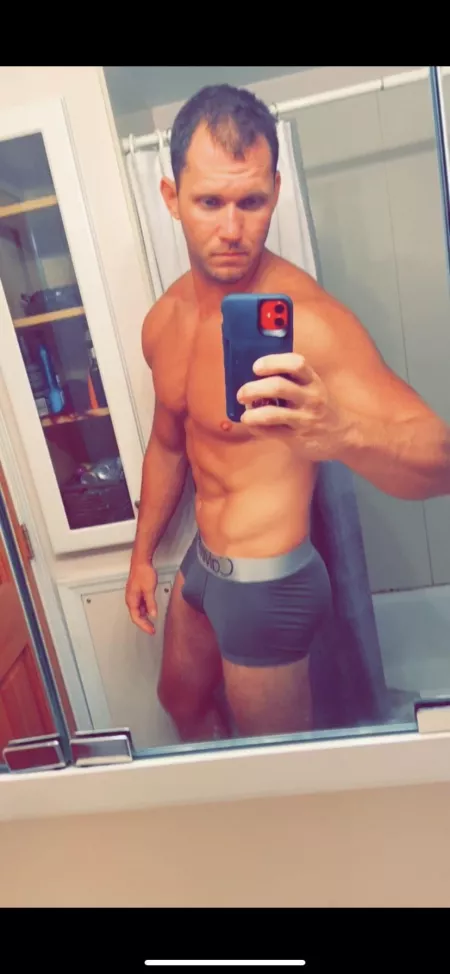 Everyone loves a hot body in some tight calvins 😈 by dbchatb