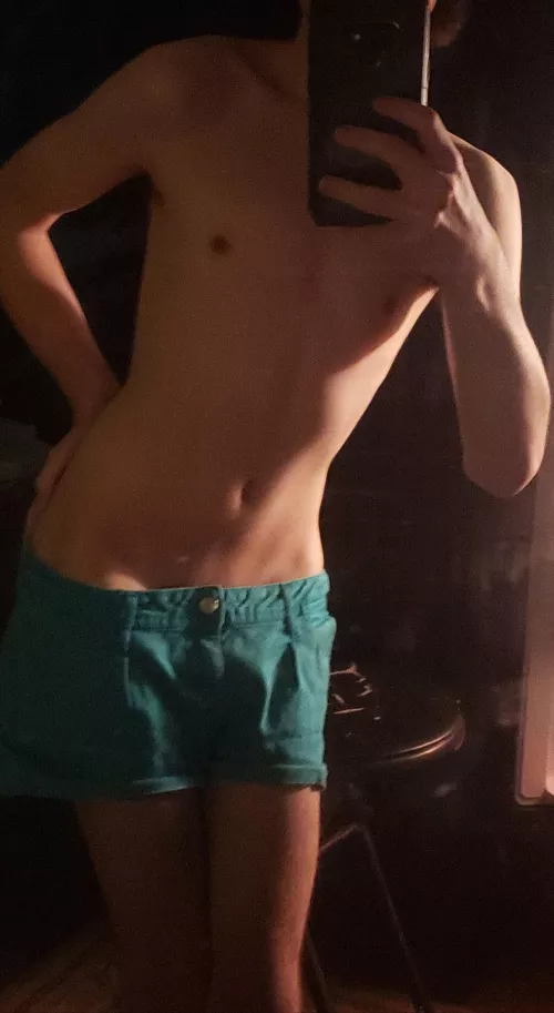 everyone on here is so cute I wanna cuddle all of youuu by Goombed