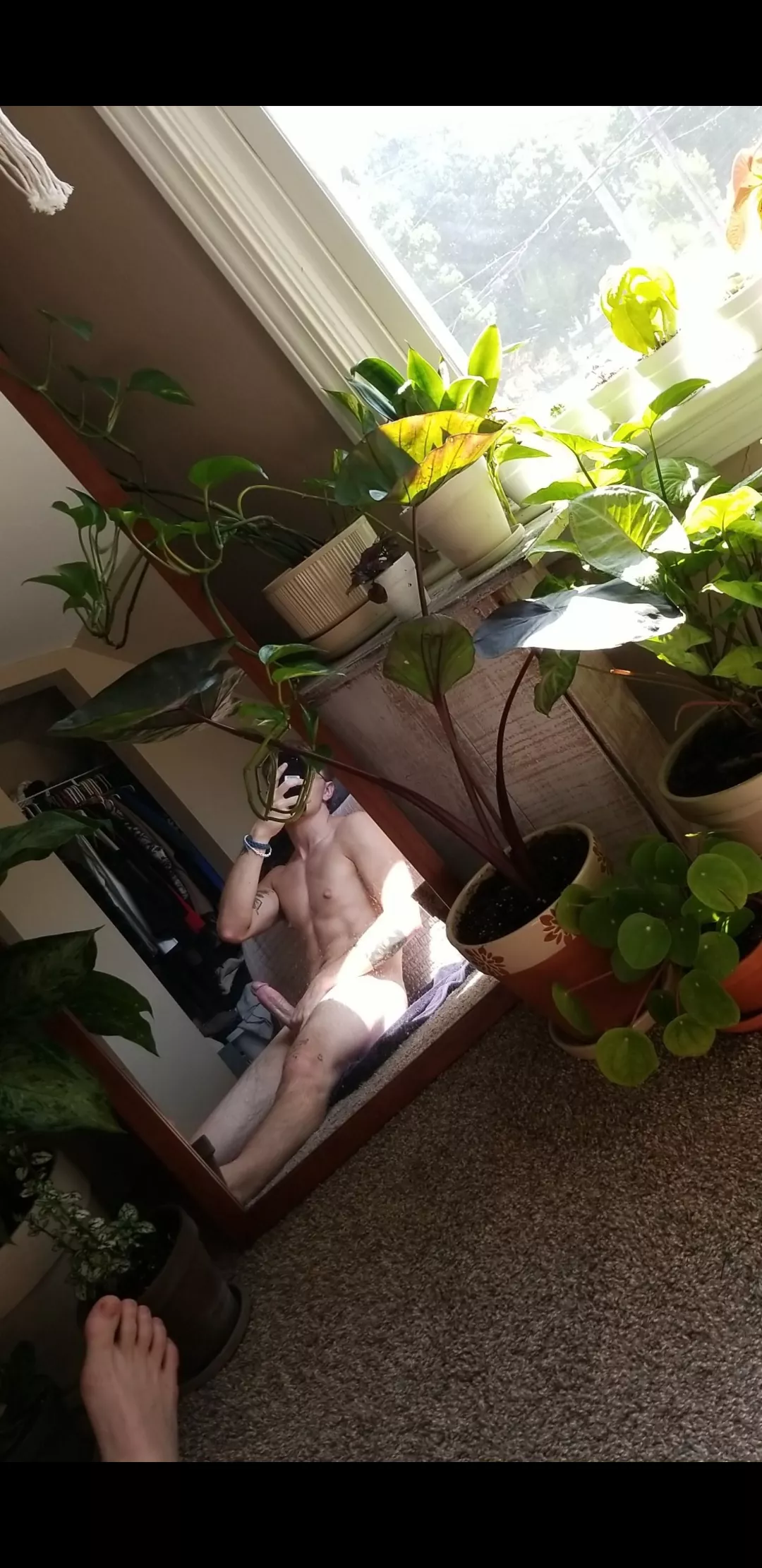 Everything's growing nicely 👅 posted by samplehim