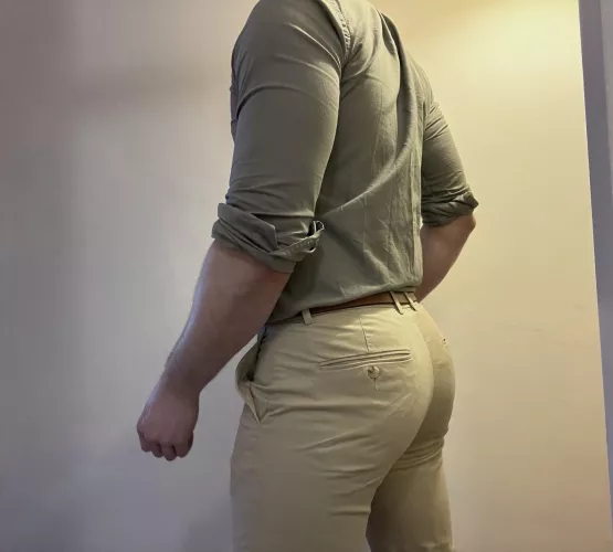 Excited to have meetings in person again, but I don’t think everyone was paying full attention to my slides 😈 by send-to-back