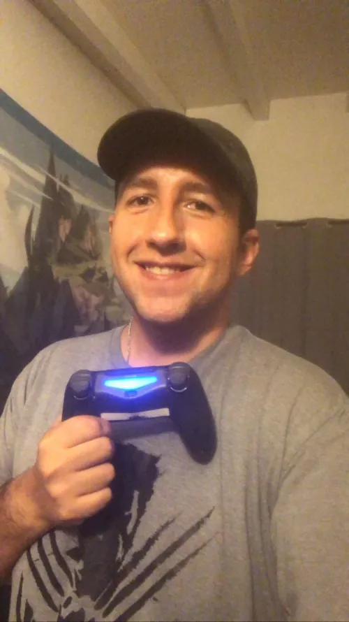 Excited to start on Guardians of the Galaxy 😬🎮 happy weekending, bros! by jacob_jay_921