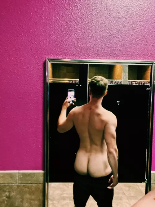 Excuse me but is there anywhere I can sit?? by Ariesthearchon