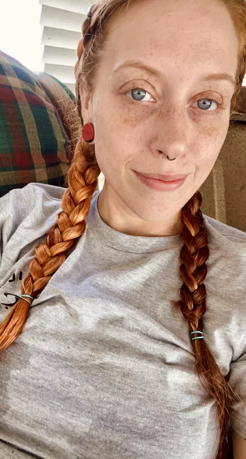 excuse the wet hair 😋 freckleface 🖤✨🖤 by istayyawayyyX