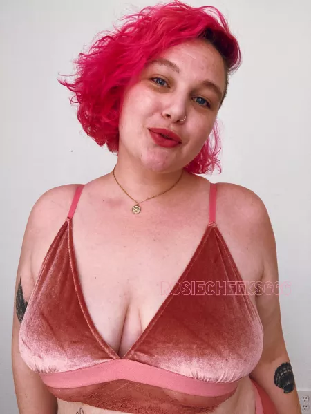 Explore me by Rosiecheeks666