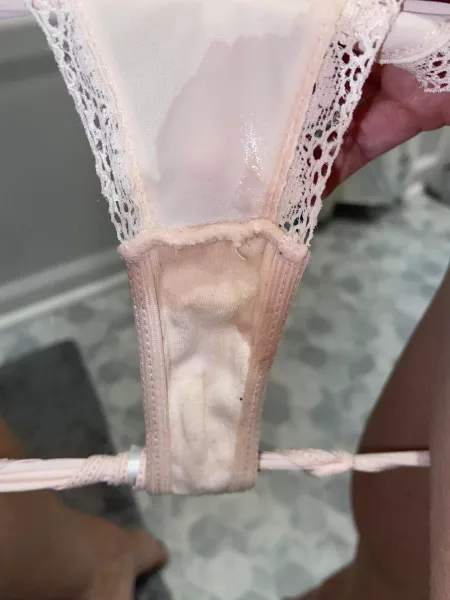 Extra wet by Creamyqueen669