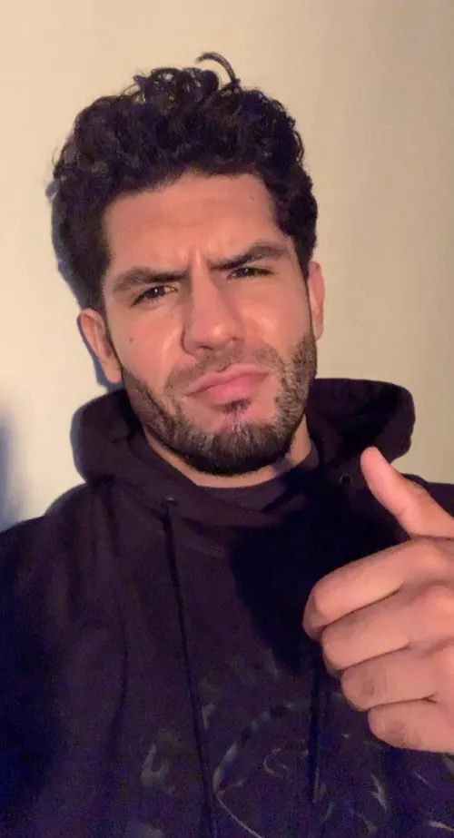 Ey bros Anyone like rugged guys? by thirtylookingmf