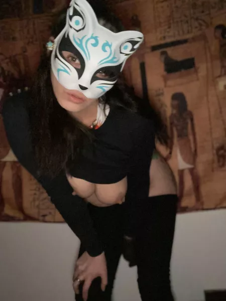 Eye contact. Milf way by MadamRabbitx