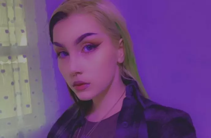 Eyeliner sharp - come closer if you want a slice 🔪👻 by Sp00pyb00ty