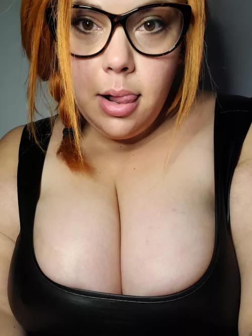 Eyes are up here 😂😇 by JezebelRoseErotica